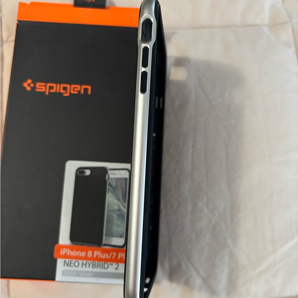 ⭐️ Spigen iPhone 8Plus / 7Plus Case - Picture 6 of 6